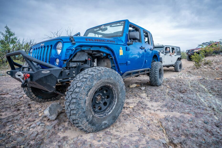 blue Jeep Wrangler SUV during daytime photo